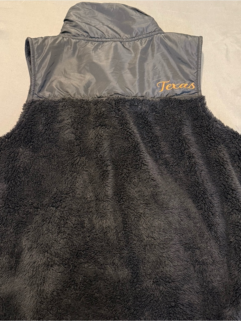 Colosseum Black Sherpa Vest with Orange Longhorn Logo - Picture 3 of 4